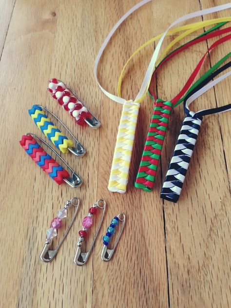 Fundraiser Incentives, Cheerleading Camp, Friendship Pins, Safety Pin Crafts, Ribbon Barrettes, Hair Clips 90s, Operation Christmas, Chevron Patterns, Simple Craft