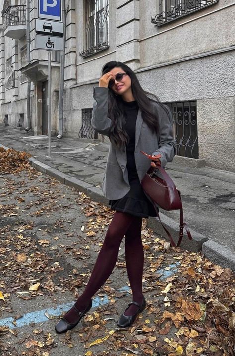 Burgundy Pantyhose Outfit, Maroon Boots Outfit Winter, Burgundy Tights Outfit Winter, Burgundy Skirt Outfit Winter, Maroon Tights Outfit, Funky Winter Outfits, Burgundy Tights Outfit, Burgundy Skirt Outfit, Update Wardrobe