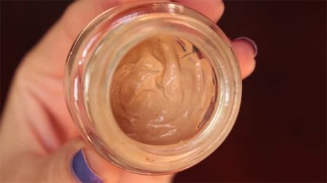 DIY Eyeshadow Primer | Easy Makeup Recipe Ideas For DIY Cosmetics | Makeup Tutorials Diy Coverup, Pancake Makeup, Diy Cosmetics Recipes, Rosehip Oil For Skin, Diy Eyeshadow, Diy Christmas Treats, Makeup Routines, Bad Skin, Makeup Recipes