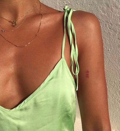 Cute Simple Tattoos, Aesthetic Snow, Ski Aesthetic, Aesthetic Natural, Sunrise Aesthetic, Sky Sunrise, French Summer, Petite Tattoos, Red Ink Tattoos