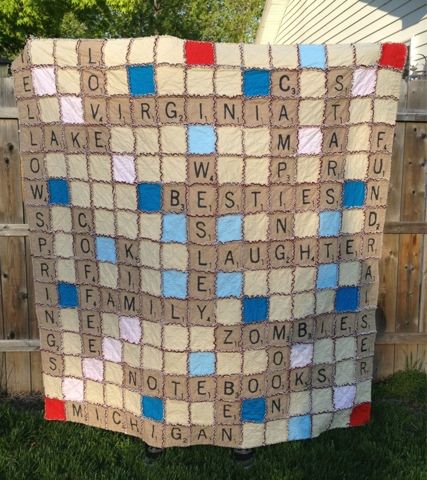 Scrabble Quilt, Crochet Popcorn, Rag Quilting, Quick Quilts, Fall Sewing Projects, Rag Quilt Patterns, Scrabble Board, Quilting 101, Rag Quilts