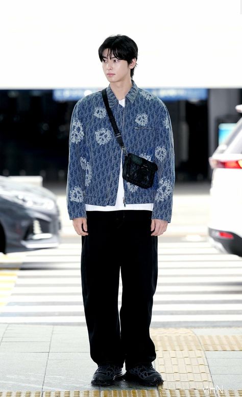 Dior Fashion Week, Astro Members, Korean Airport Fashion, Fashion Week Outfit, Ahn Hyo Seop, Eun Woo Astro, First Tv, Airport Fashion, Cha Eun Woo