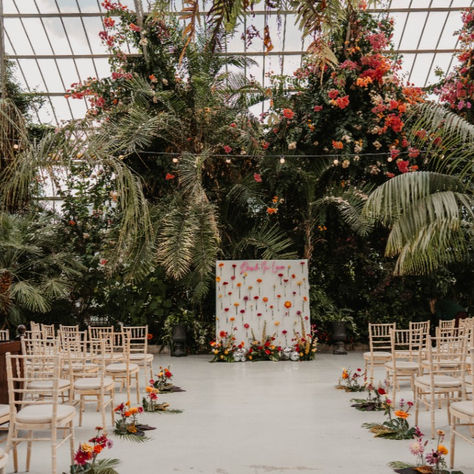 There’s nothing better for firing up your wedding planning juices than a real wedding blog, and boy have we got a stunning wedding for you! Sam and Ruth planned the most fabulous Club Tropicana vibe for their wedding at Sefton Park Palm House- we chatted to them to discover how they did it, their top tips and their supplier list! Read on for some fun and sunshine vibes…

Gorgeous photography by Willow and Wilde Photography & Film Wedding Venue Luxury, Sefton Park, The A List, Sunshine Vibes, Club Tropicana, Funky Wedding, Palm House, Iconic Weddings, Luxury Wedding Venues