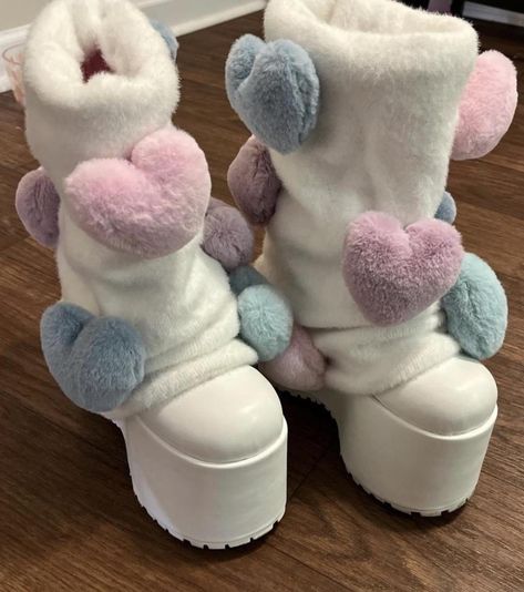 Faux Fur Leg Warmers, Bratz Doll Makeup, Boots Diy, Fur Leg Warmers, Throwing Fits, Mommy Outfits, Platform Heels Boots, Shoes Outfit Fashion, Pastel Outfit