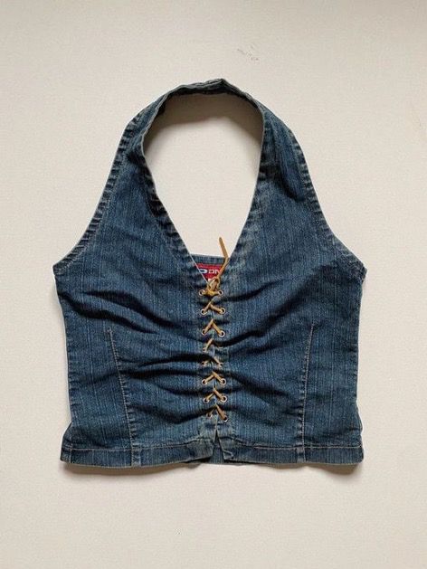 70s Denim Aesthetic, Denim Top Aesthetic, Diy Denim Halter Top, 70s Halter Top Outfit, Denim Top Pattern, Upcycled Denim Top, Diy Jean Top, Denim Halter Top Outfit, Halter Top Aesthetic