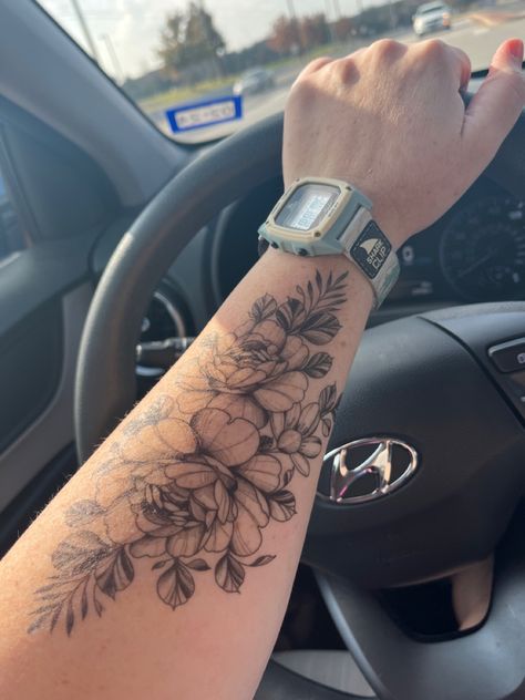 Love how it tapers and kind of fits the shape of my arm (for a temp…) Flower Vein Tattoo Arm, Flowers Tatoos Arms, Back Of The Arm Flower Tattoo, Women Tattoos Shoulder, Tattoo On Top Of Arm, Cute Women’s Arm Tattoos, Top Of Forearm Tattoo For Women, Sidearm Tattoos For Women, Flower Tattoo Arm Sleeve