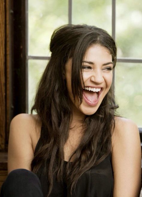 Jessica Szohr Jessica Sanchez, Jessica Szohr, Disney Characters Videos, Girl Crushes, Gossip Girl, Hair Makeup, Bridge, Hairstyles, Disney Characters