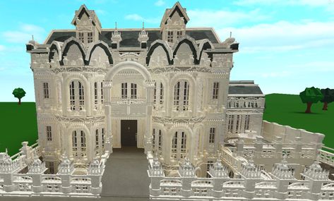 Bloxburg Fancy Mansion Exterior, Blox Burg Mansion Layout, Bloxburg Elegant Mansion Exterior, Roblox Victorian House, Old Money Mansion Bloxburg, Blocksburg Castle, Bloxburg Old Mansion, Bloxburg Mansion Realistic, Castle Bloxburg House