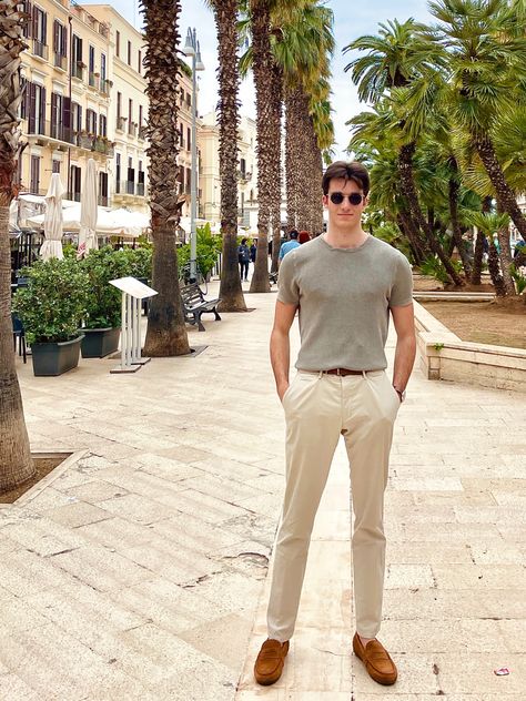 Italian Mens Fashion Classy, Summer Old Money Outfits, Old Money Style Summer, Old Money Summer Outfits Men, European Mens Fashion, Summer Old Money, Italian Fashion Summer, Old Money Summer Outfits, Summer Day Outfits