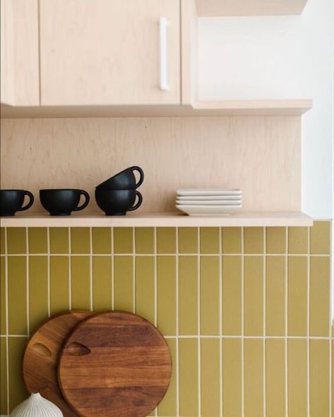 Fire Clay Tile, Brick Tile Backsplash, Kitchen Wall Tile, Wall Tile Ideas, Modern Kitchen Tiles, Brick Kitchen, Tiles Kitchen, Condo Kitchen, Fireclay Tile