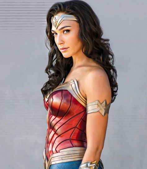 Amazons Wonder Woman, Wonder Woman 1984, Wonder Woman Art, Gal Gadot Wonder Woman, Wonder Woman Costume, Lucille Ball, Alexandra Daddario, Sandra Bullock, Kate Beckinsale