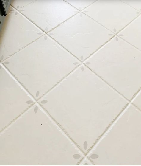 Stencil Floor Ideas, Stenciled Floor Tile, Painted Kitchen Tile Floor, Tile Floor Stencil, Minimalist Flooring, Painted Floor Tiles, Painting Kitchen Tiles, Tub Design, Floor Makeover