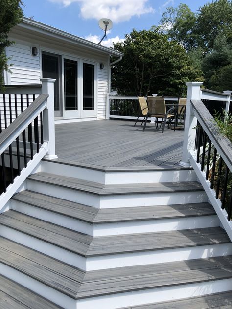 Outdoor Trex Deck Ideas, Farmhouse Trex Deck, Trex Deck Front Porch, Small Front Porch Ideas With Steps, Grey Deck White Railing, White And Grey Deck, Grey And White Deck Ideas, White House Deck Ideas, Grey Trek Deck Ideas