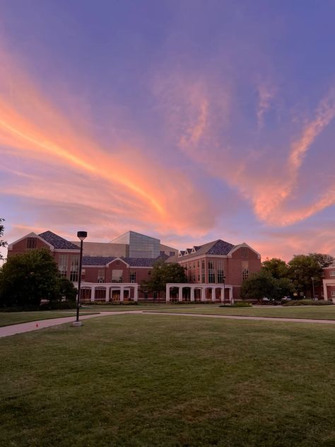 Nebraska Lincoln, Lincoln University, College Activities, Lincoln Nebraska, Dream College, The American Dream, Shed Light, Data Show, American Dream