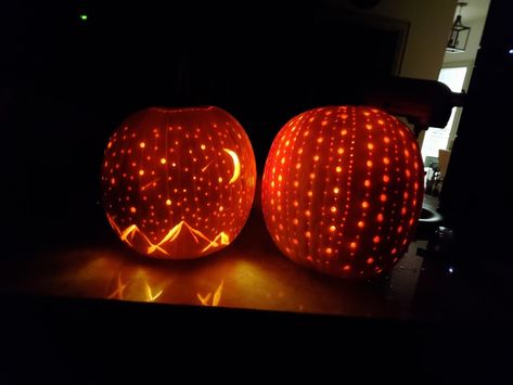 Polka Dot Pumpkin Carving, Pumpkin Carving Constellation, Constellation Pumpkin Carving Ideas, Pumpkin Carving Mountains, Pumpkin Carving Stars, Pumpkin Carving Ideas Stars, Night Sky Pumpkin Carving, Mountain Pumpkin Carving, Moon And Stars Pumpkin Carving