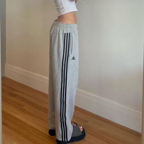 Adidas Tracksuit Bottoms Outfit, Adidas Tracksuit Pants, Grey Adidas Sweatpants Outfit, Vintage Sweat Pants, Grey Jogging Pants Outfit, Grey Trackies Outfit, Tracksuit Bottoms Outfit, Tracksuit Pants Outfit, Adidas Vintage Pants