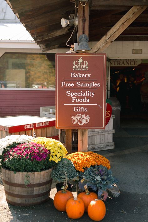 Cold Hollow Cider Mill in Stowe Vermont Cold Hollow Cider Mill, Montpellier Vermont, Vermont Aesthetic, Cider Mill, Fresh Dishes, Stowe Vermont, New England States, Church Pictures, Leaf Peeping