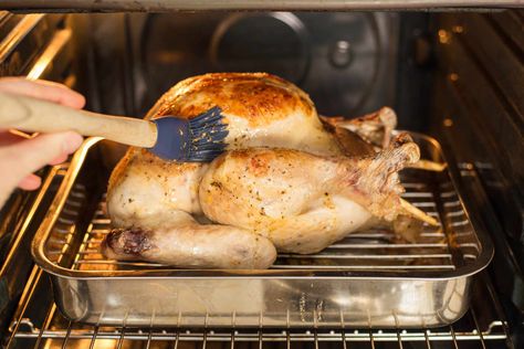 Turkey Baste Recipe Carve A Turkey How To, Best Way To Carve A Turkey, Carving Turkey How To, Turkey Carving Video, How To Carve A Turkey Video, How To Cut A Turkey, How To Carve A Turkey, Turkey Carving, Carve A Turkey