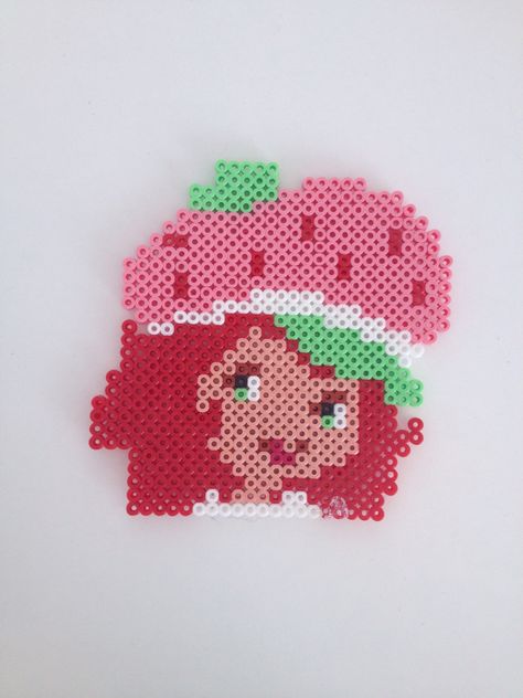 Perler Beads Strawberry Shortcake, Strawberry Shortcake Perler Beads, Strawberry Perler, Melty Bead Designs, Melt Beads Patterns, Hamma Beads Ideas, Easy Perler Bead Patterns, Melty Bead Patterns, Pearl Beads Pattern