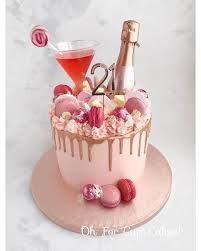 Champagne Cake Design, Classy 21st Birthday Cake, 21st Birthday Cake Alcohol, Alcohol Cakes, Alcohol Birthday Cake, Sweet Birthday Cake, Alcohol Cake, Cake Rose, Bachelorette Cake