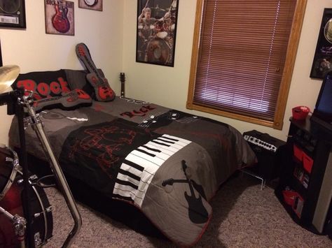 Bedding for Alex Rock and Roll Bedroom. Rock And Roll Bedroom, Rock N Roll Bedroom, Punk Bedroom, Dream Room Inspiration, Boys Bedroom, Bedroom Designs, Boy's Bedroom, Dark Room, Bedroom Inspo