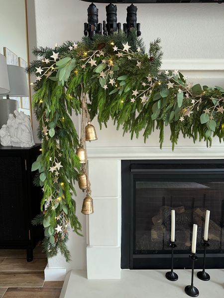 Mantle Decorating Ideas Christmas, Mantle Christmas Decor Ideas, Christmas Garland Mantle, Garland Design, Holiday Mantle, Holiday Mantel, Christmas Mantle Decor, Christmas Fireplace Decor, Christmas Decorations For Kids