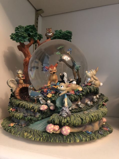 Disney Snow Globes, Snow Globe Collection, Disney Snowglobes, Disney Princess Artwork, Disney Rooms, Disney Decor, Dream Gift, Crystal Figurines, Disney Merchandise