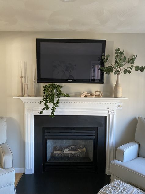 Mantel Decor Under Mounted Tv, Everyday Mantle Decor Modern With Tv, Small Mantel Decorating Ideas With Tv, Tv Mantel Ideas, Fireplace Mantle Decor Under Tv, Minimal Mantle Decor With Tv, Chimney Decor With Tv, Mantle Tv Decor, Living Room Mantle Ideas