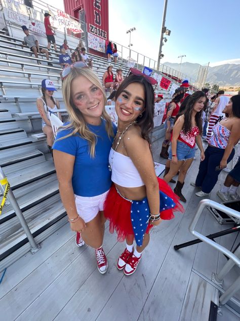 Usa Homecoming Theme Outfits, Usa Outfits Spirit Week, Usa Football Theme Outfit, Fnl Fits, Fnl Themes, Red White And Blue Outfits, Football Game Outfit Highschool, School Spirit Days, Football Dress