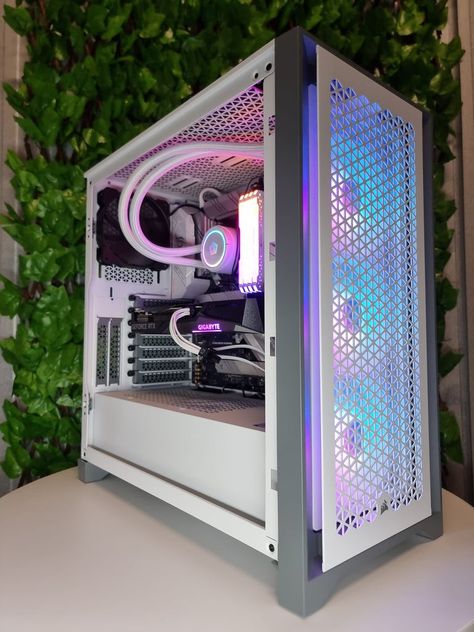 Corsair 4000D Tempered Glass Mid-Tower ATX PC Case - White White Pc Case Build, White Pc Builds, Pc Case Ideas, Pc Case Decoration, White Pc Case, White Pc Setup, White Pc Build, White Gaming Pc, Corsair 4000d Airflow