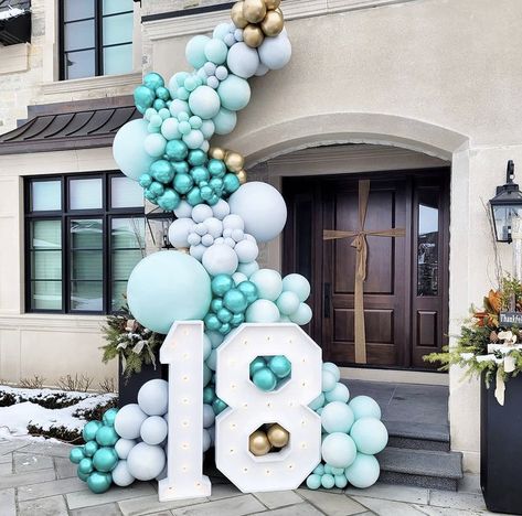 Tiffany Blue Birthday Party, Tiffany Blue Party, Tiffany Birthday Party, Tiffany Birthday, Balloon House, Blue Birthday Parties, Bridal Shower Balloons, Balloon Arrangements, Birthday Balloon Decorations