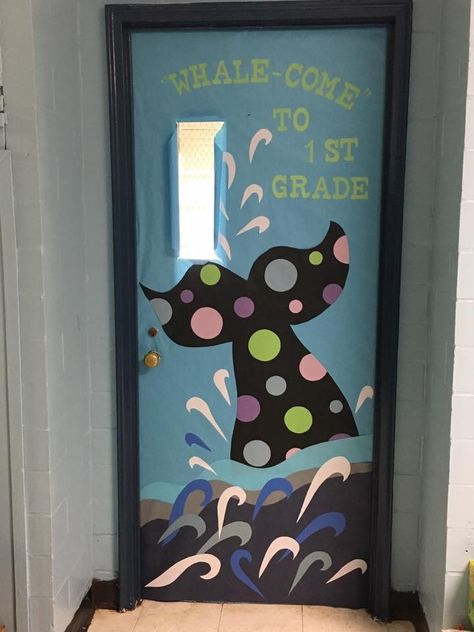 Fish Classroom Door, Art First Grade, Ocean Classroom Decor, Trendy Classroom, Classroom Door Ideas, Classroom Door Decorating, Ocean Classroom, Under The Sea Decorations, Ocean Theme Classroom