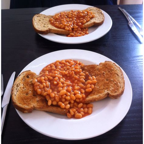 Beans on Toast Bean Toast, Bean On Toast, English Breakfast Beans, Butter Beans On Toast, Beans And Toast British, British Food Traditional, Pretty Breakfast, 80s Food, Beans On Toast