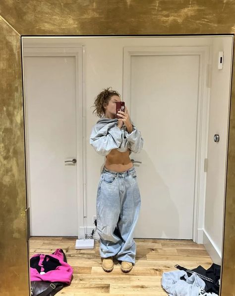 #baggyjeans #timbalands #outfitinspo Baggy Jeans, Fitness Inspo, Girly Things, Pretty Outfits, Fashion Inspo Outfits, Fashion Inspo, Cute Outfits, Street Style, Wardrobe