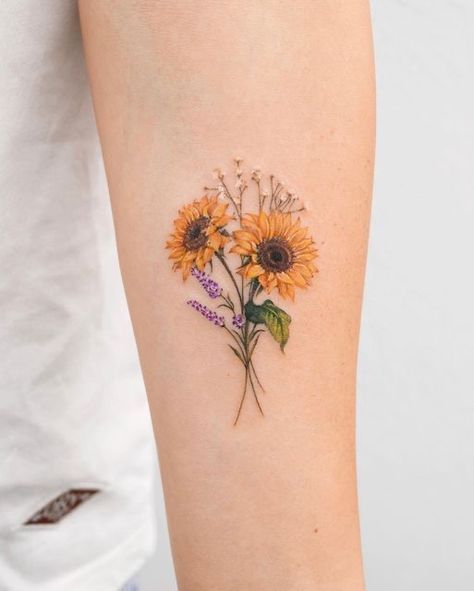 Sunflower Daisy Tattoo, Sunflowers Tattoo Ideas, Black Eyed Susan Tattoo, Yellow Flower Tattoos, Holiday Tattoo, Hell Tattoo, Beach 2024, Stingray Tattoo, Colour Tattoo For Women