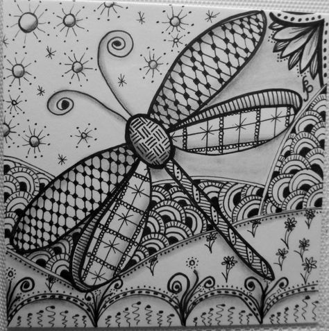 Dragonfly Dragonfly Zentangle, Dragonflies Drawing, Zantangle Art, Doodle Art Letters, Art Therapy Projects, Doodle Art Journals, Art Videos Tutorials, Tangle Doodle, Easy Doodle Art