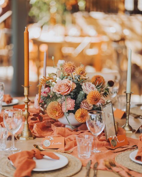 Autumn comes to an end when November turns to December so before we get there I wanted to share some gorgeous autumnal wedding inspiration! Swipe to the end to see the beautiful bride with her bridesmaids! ⠀⠀⠀⠀⠀⠀⠀⠀⠀ Photographer: @Honeydew.Moments Full planning, design and styling: @Eucalyptus_Events Venue: @stonebarnvenue Florist: @corkyandprince Napkins and table runners: @theknottednapkinco Table décor: @weddingcreationsuk Stationery: @papermillcalligraphy Calligraphy Hair and make u... Orange Wedding Decor, Fall Wedding Table Settings, Green Spring Wedding, Orange Wedding Decorations, Fall Wedding Tables, Autumnal Wedding, Sage Wedding, Orange Wedding, Orange Accents