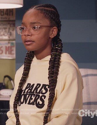 Diane’s yellow Paris Lovers hoodie on Black-ish. Outfit Details: https://wornontv.net/210671/ #Blackish Diane Johnson Blackish Outfits, Diane Blackish Hairstyles, Zoe Johnson Grownish Hairstyles, Diane Blackish, Diane Johnson Blackish, Diane Johnson Blackish Hairstyles, Black Celebrities Female, Rainbow Johnson Blackish Hair, Blackish Hairstyles