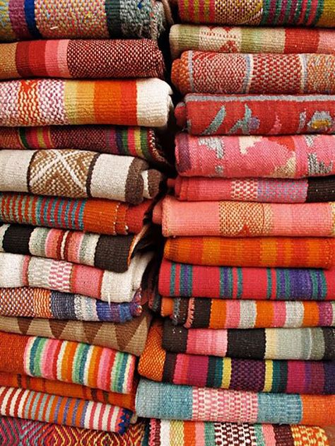 Mexico guide Peruvian Textiles, Ethno Style, Gray Interior, The Design Files, Interior Doors, Color Textures, Textile Patterns, Textile Fabrics, Textures Patterns