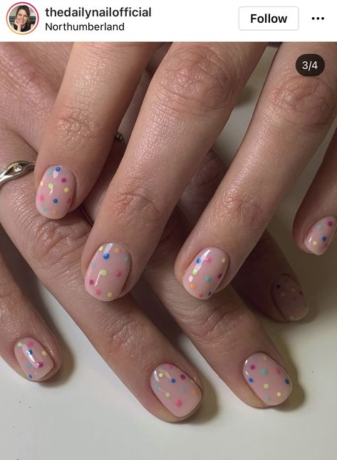 Fall Toe Nails, Summer Nails Designs, Dot Nail Designs, Summer Nail Designs, Toe Nail Color, Short Gel Nails, Cute Toe Nails, Polka Dot Nails, Minimal Nails