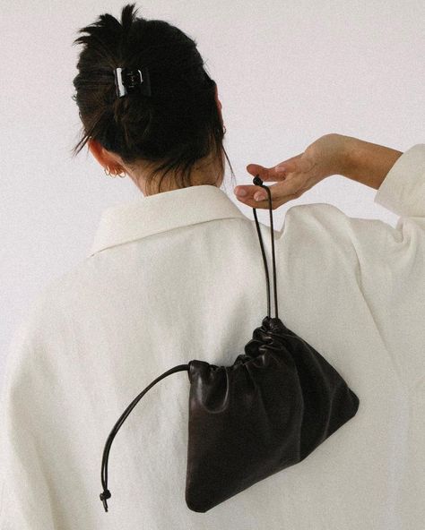 PORTO (@porto__studio) posted on Instagram: “Beauty in simplicity” • Jan 20, 2022 at 8:35pm UTC Baggu Bags, Minimal Photography, Beauty In Simplicity, Mini Bucket Bags, Mini Bucket, Beige Style, Minimal Aesthetic, Bags Aesthetic, Instagram Beauty