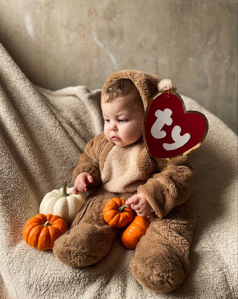 Cute 9 Month Old Halloween Costume, Ty Baby Costume, Baby Boy Halloween Costumes Diy, Ty Halloween Costume, Family Baby Halloween Costumes, 8 Months Pregnant Outfit, 8 Month Old Halloween Costume, 5 Month Old Halloween Costume, Newborn Halloween Costumes Family Of 3