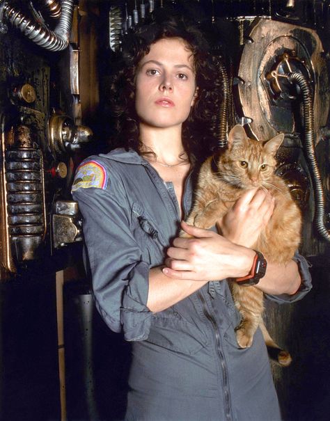 Sigourney Weaver / production still from Ridley Scott’s Alien (1979) Alien Ridley Scott, Alien Sigourney Weaver, Alien 1979, Sigourney Weaver, Aliens Movie, Ridley Scott, Alien Art, On The Red Carpet, Perfect Makeup