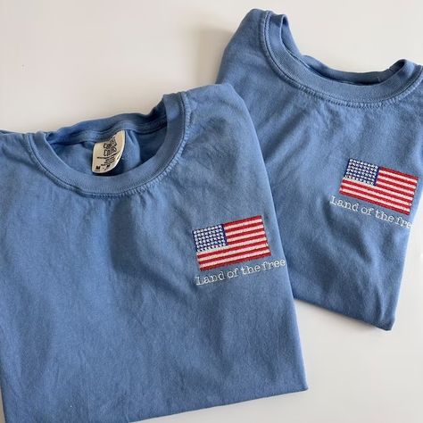 Flossandfable - Etsy Homemade 4th Of July Shirt, Diy 4th Of July Shirts, American Flag Kids, Embroidered T Shirt, American Flag Design, American Flag Tshirt, 4th Of July Outfits, Embroidery On Clothes, Land Of The Free