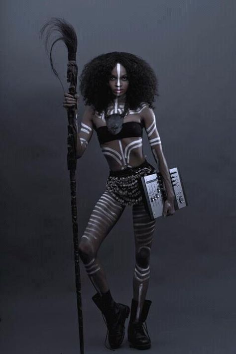 Tribal BodyPaint Warrior Clothing, Cultural Fashion, Mama Africa, Afrikaanse Mode, Painting Photography, African People, Halloween 2020, African Culture, African Beauty