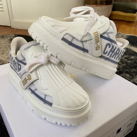 Dior-ID White and French Blue Sneaker - Size 34 Dior Id Sneakers, Dior Shoes Women, Dior Outfits Women, Snicker Shoes, Louis Vuitton Sneaker, Expensive Fashion, Pretty Sneakers, Dior Sneakers, Sneakers Luxury