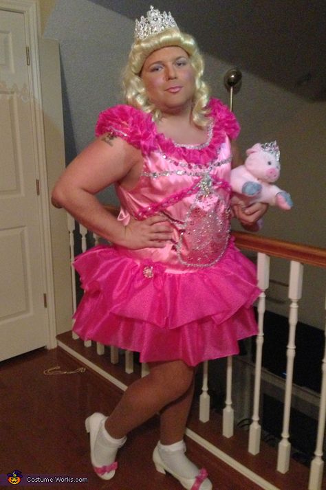 Don't know what is worse: a. Its a Honey BooBoo Costume b. This is a guy dressed as Honey BooBoo c. Or that he looks better thank honey Booboo Halloween Pick Up Lines, Pumpkins Decorating, Boo Halloween Costume, Boo Costume, Painting Pumpkin, Costumes For Adults, Painting Pumpkins, Honey Boo Boo, Homemade Costume