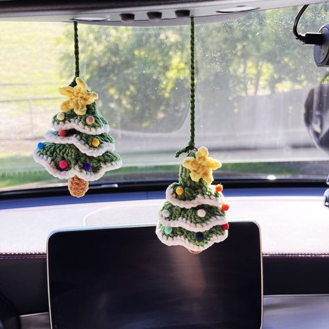 Crochet Christmas Tree Car Accessories! Guaranteed to arrive before Christmas!🎄 Elevate your car's interior with the festive spirit of the holidays. This unique Christmas tree accessory is not only eye-catching during the day, also features a special glow-in-the-dark effect, creating a charming ambiance for your nighttime drives. Watch as it lights up, adding a delightful and festive glow to your car's interior at night!  Free Wooden Tag with Personalized gift Message Free cute Keychain /Keyrin Amigurumi Car Hanging, Crochet Keychain Christmas, Christmas Crochet Car Hanger, Crochet Christmas Car Hanger, Car Hanger Crochet, Crochet Starting, Dark Christmas Tree, Crochet Car Hanger, Crochet Car Charm