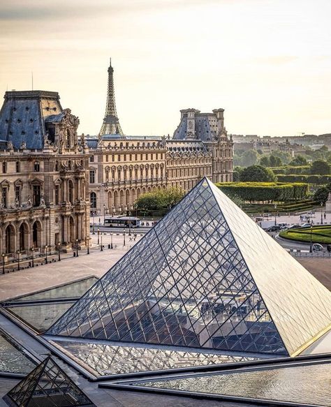 . 🇫🇷 [CONCOURS PHOTO] - Il ne vous reste plus que 3 jours pour participer a notre concours ! 🔺 Comme @marc_nouss avec cette magnifique… Europe Life, Paris France Photos, Louvre Pyramid, Eiffel Tower Photography, Paris Architecture, Paris France Travel, French Paris, Parisian Life, Paris Images