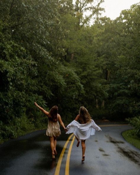 Aesthetic Dancing In The Rain, Day Rain Aesthetic, Aesthetic Dancing, Rain Photos, Photography Rain, Film Edit, Rain Pictures, Rain Aesthetic, Running In The Rain